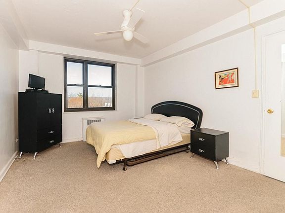 5th image of 3103 Fairfield Ave APT 9G