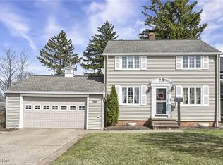 357 Canterbury Rd, Bay village, OH 44140