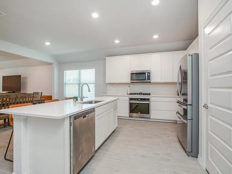 2911 Teak Dr — Photo 4