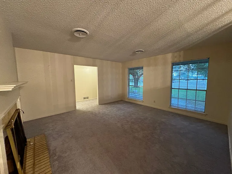 605 Bellaire Dr — Photo 7
