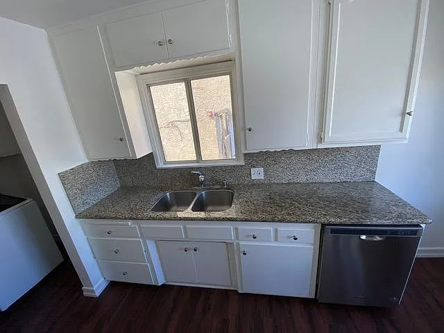 1710 Marshallfield Ln #B — Photo 8