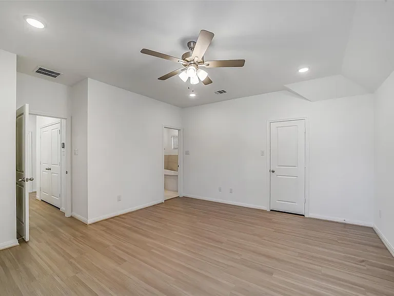 11928 Lakewood West Dr — Photo 12