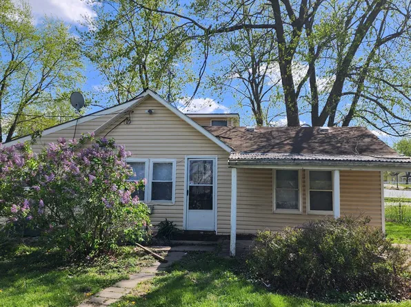 252 E Center St, Peculiar, MO 64078