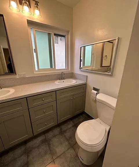 1642 W Brookdale Pl — Photo 13