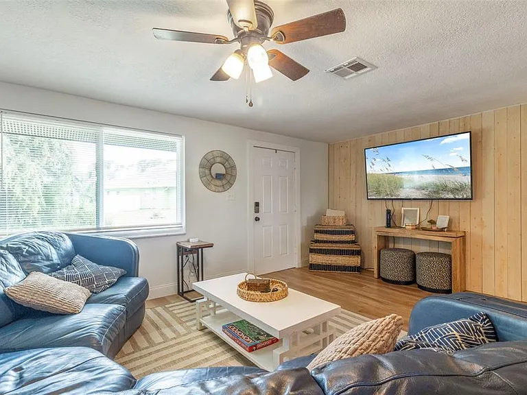 2586 Auburn Blvd — Photo 9