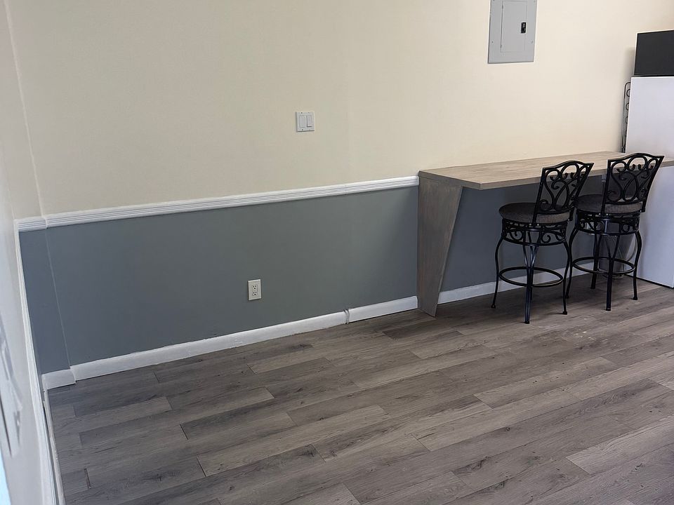 1st image of 3623 Quentin Rd