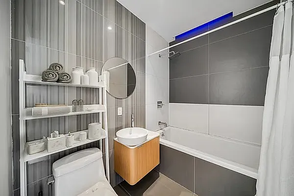 Rented by Vector New York, LLC | media 8