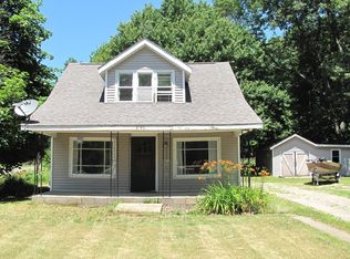 3146 Memorial Dr, Muskegon, MI 49445