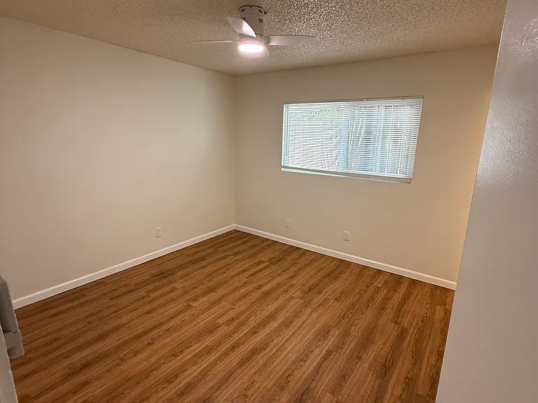 3911 Oregon St #6 — Photo 11