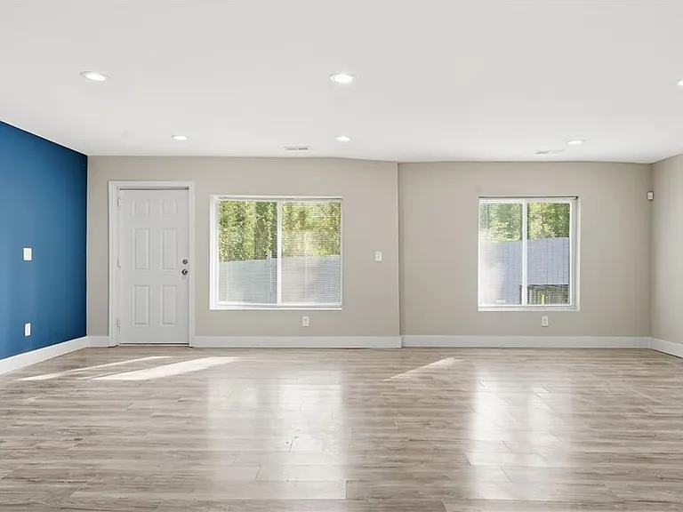 1735 Carter Ave — Photo 10