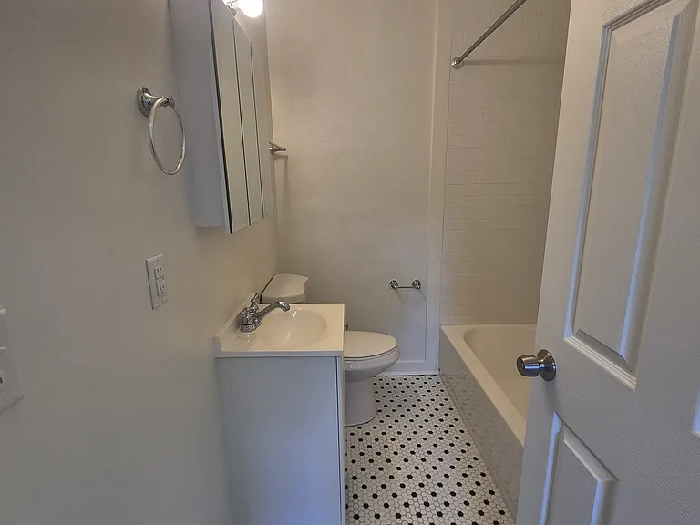 Shadyside Apartments — Photo 77