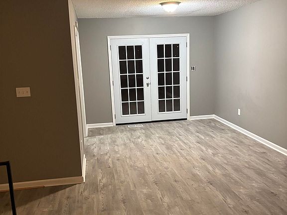 3rd image of 2612 Shoemaker St