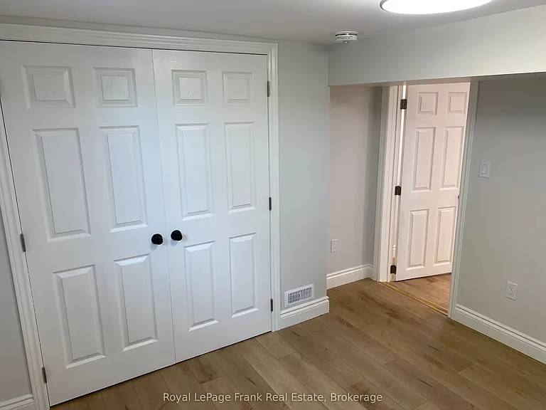 2350 7th Line #LOWER LEVEL — Photo 5