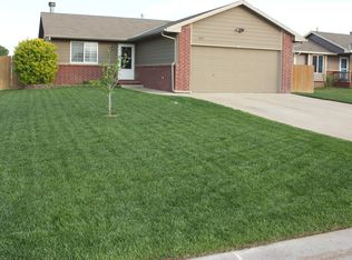 1907 W Country Lakes St, Haysville, KS 67060