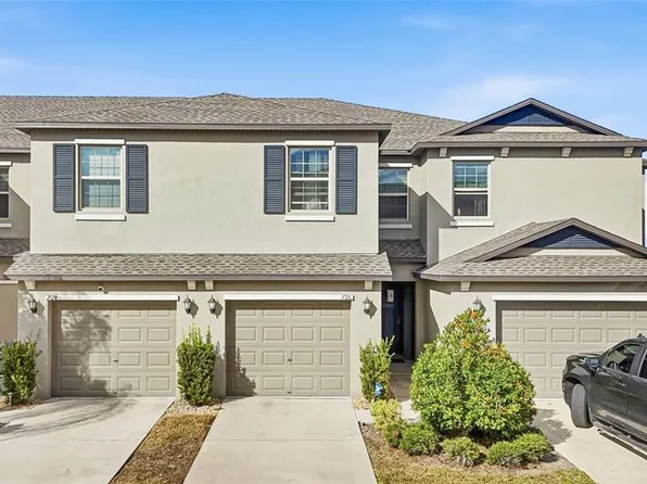 726 Royal Empress Dr, Ruskin, FL 33570
