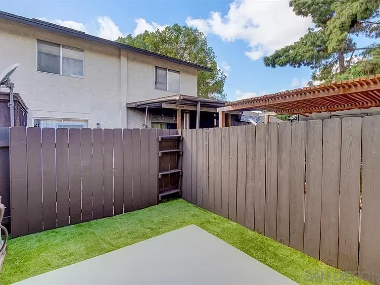 10135 Peaceful Ct — Photo 24