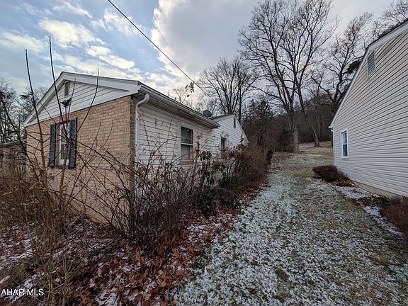 5th image of 122 Evergreen Dr