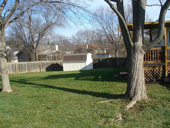 5th image of 1118 Crest Cir