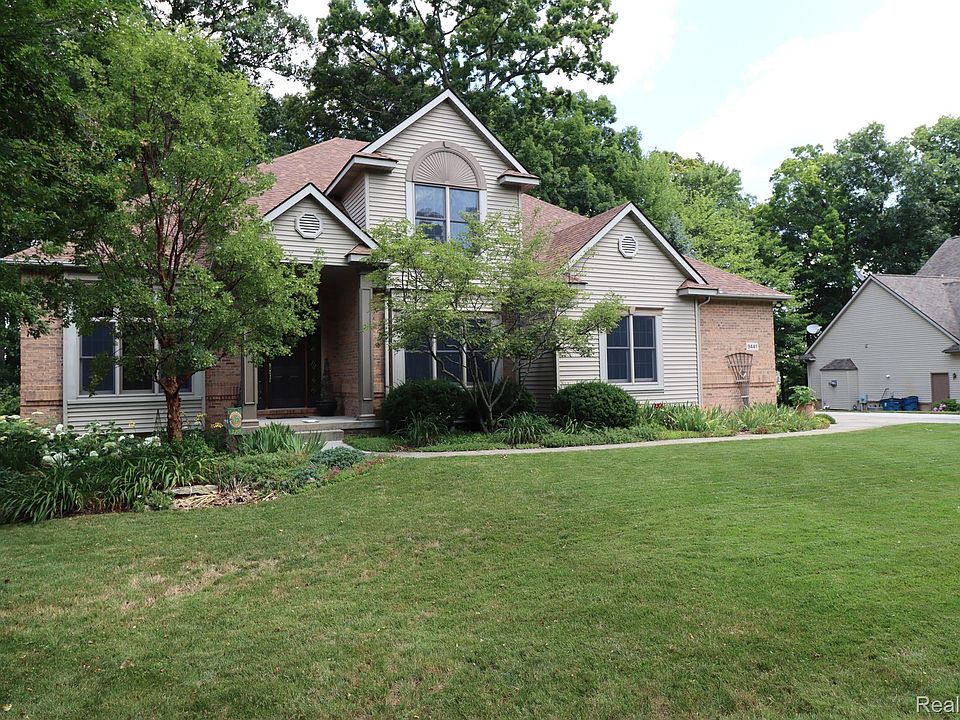 1st image of 9441 Fair Oaks Dr
