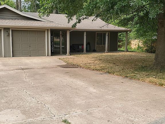 2nd image of 506 Elmwood Ct