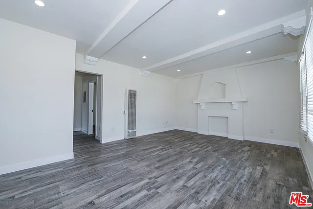 524 W 82nd St #524 — Photo 6