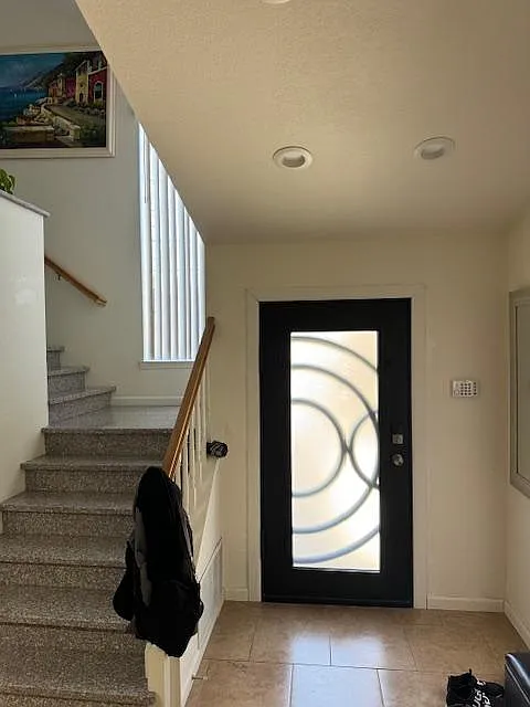 4 bed, 2581 sqft, $3,600 — Photo 2