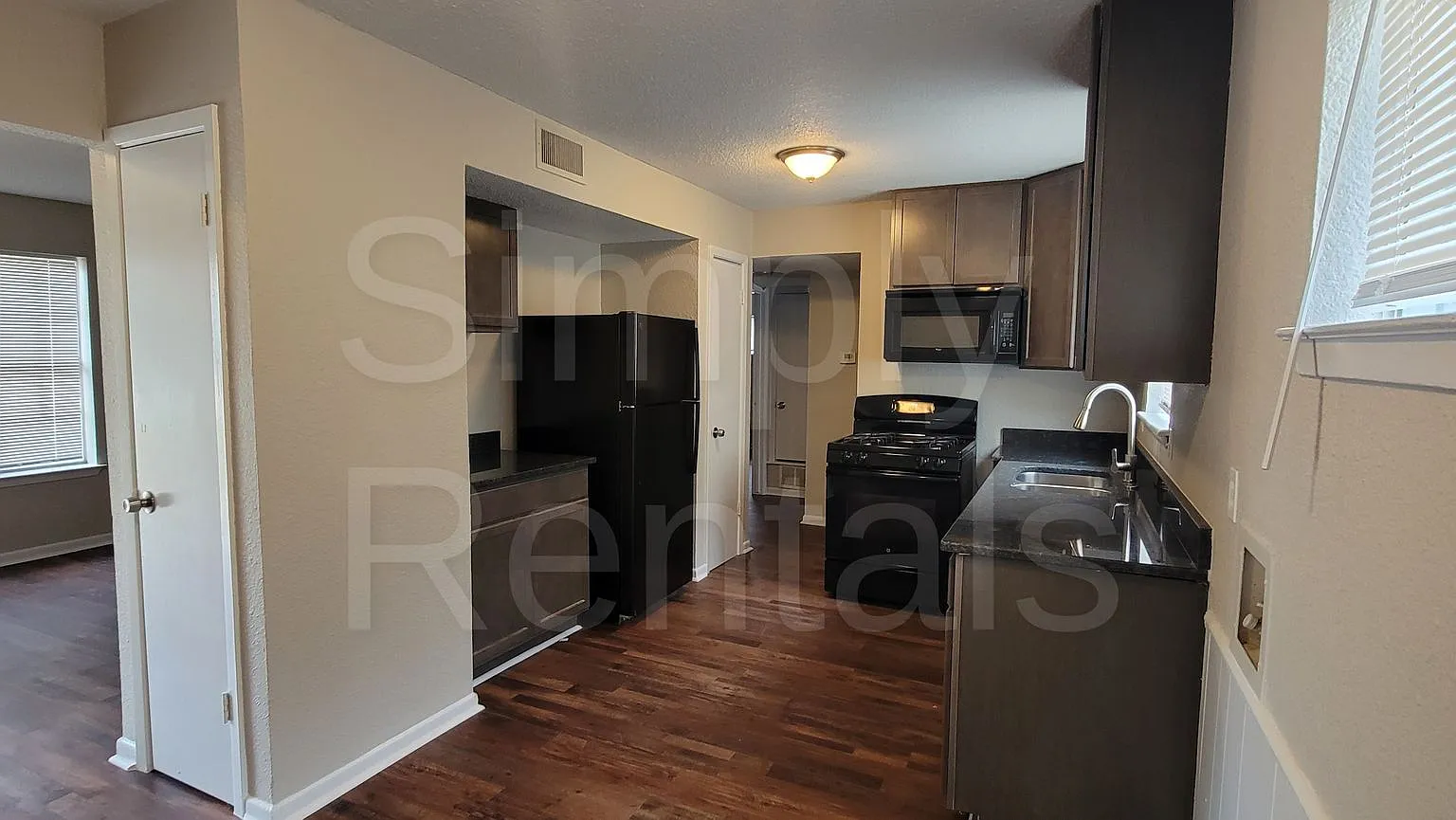 3513 Washington St — Photo 1