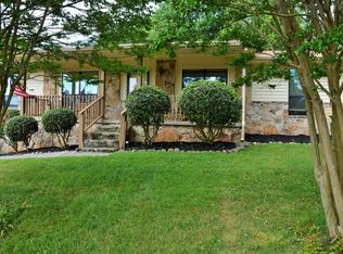 1604 N Courtney Oak Ln, Knoxville, TN 37938