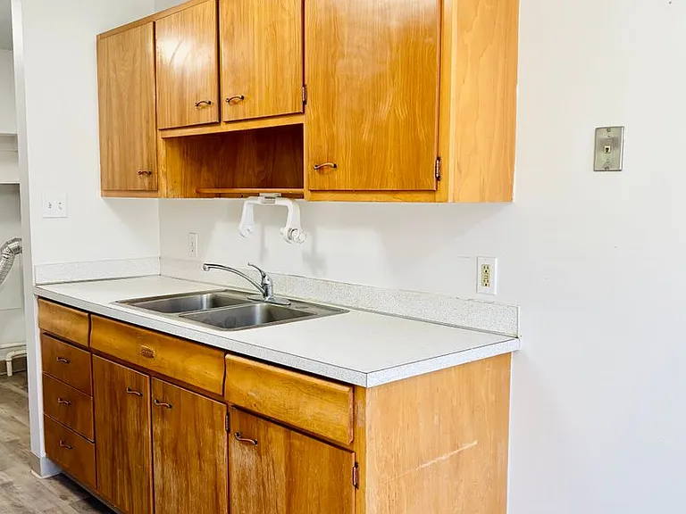 1009 Cannon St — Photo 5