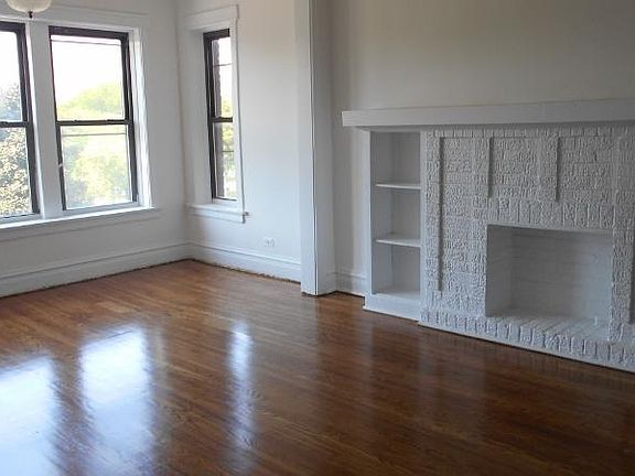 2nd image of 1307 W Lawrence Ave #2N