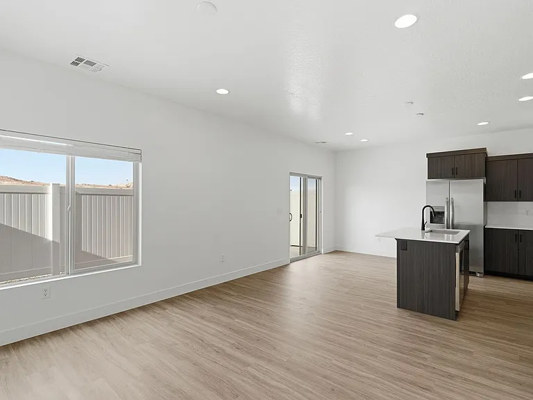 5690 S Weehawken Ln — Photo 13