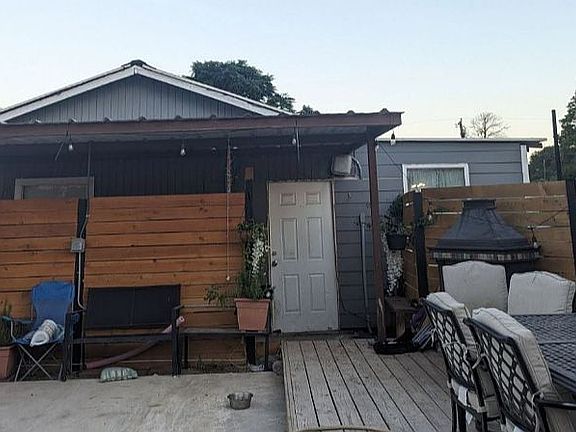 Back house/ guest house 