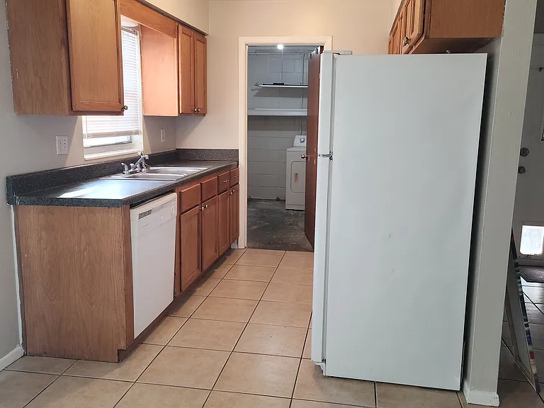 10820 Margaret Dr — Photo 5