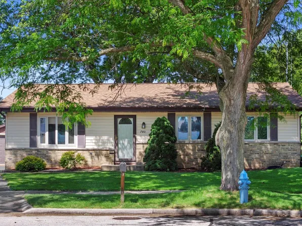 740 Larkspur COURT, Burlington, WI 53105