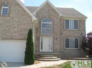 21634 Phoenix Dr, Macomb, MI