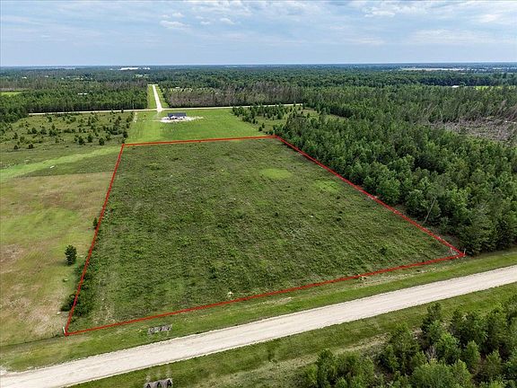 4th image of NE Loblolly Trl