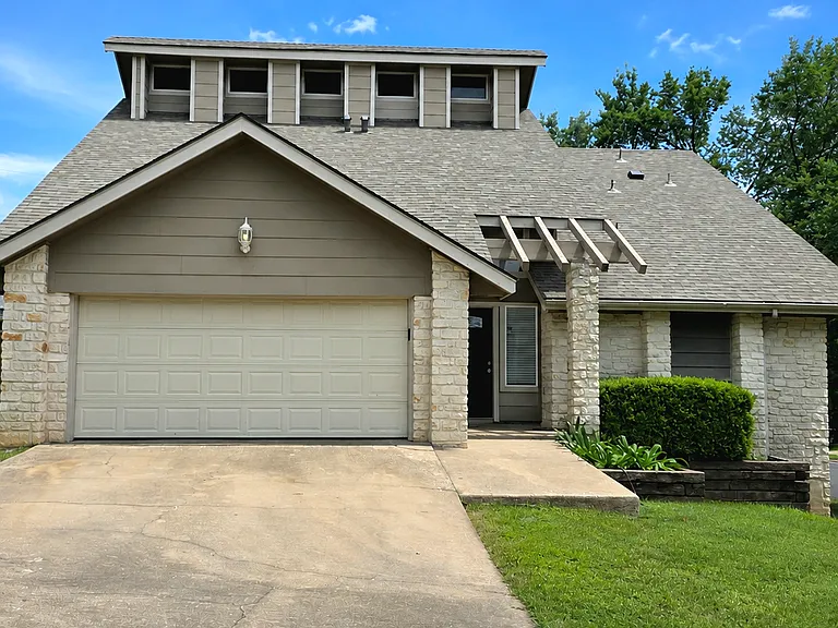 1701 Brokenshoe Dr — Photo 1