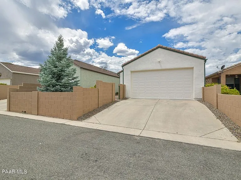 1079 N Hobble Strap St — Photo 26