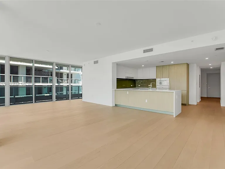 9221 E Bay Harbor Dr #511/512 — Photo 38