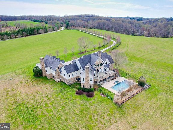 5th image of 1730 Gardiner Rd