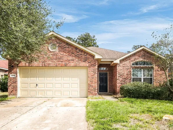 11927 Belle Ct, Pinehurst, TX 77362