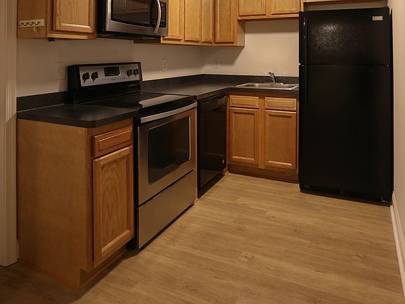 3rd image of 33 Carver St #33C