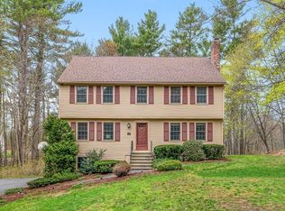386 Sharpners Pond Rd, North Andover, MA 01845