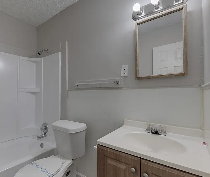 1322 N Kansas St — Photo 9