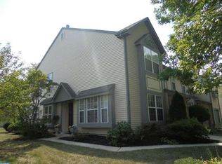 93 Kettlebrook Dr, Mount Laurel, NJ 08054