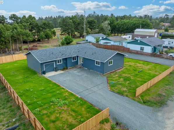 87831 Astor Ln, Bandon, OR 97411