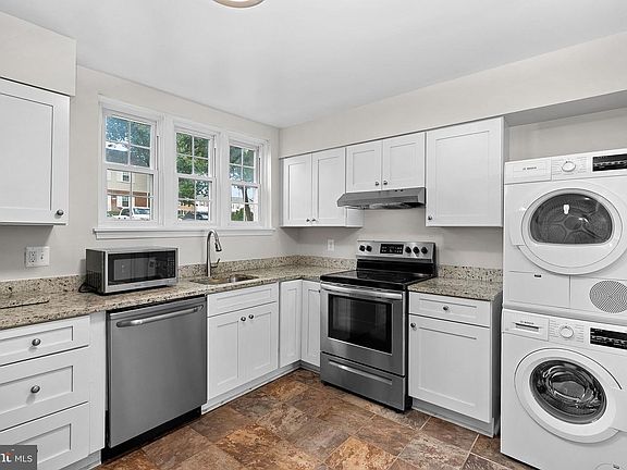 2nd image of 14409 Turin Ln