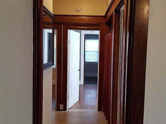 4th image of 237 Hutchinson Ave