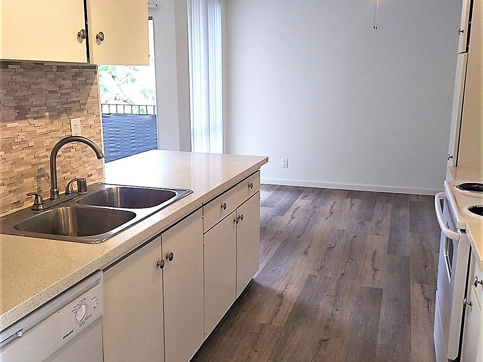 Kitchen/Dining Area in 2 or 3 Bedrooms