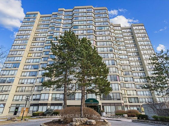 3rd image of 26 Hanover Rd #905